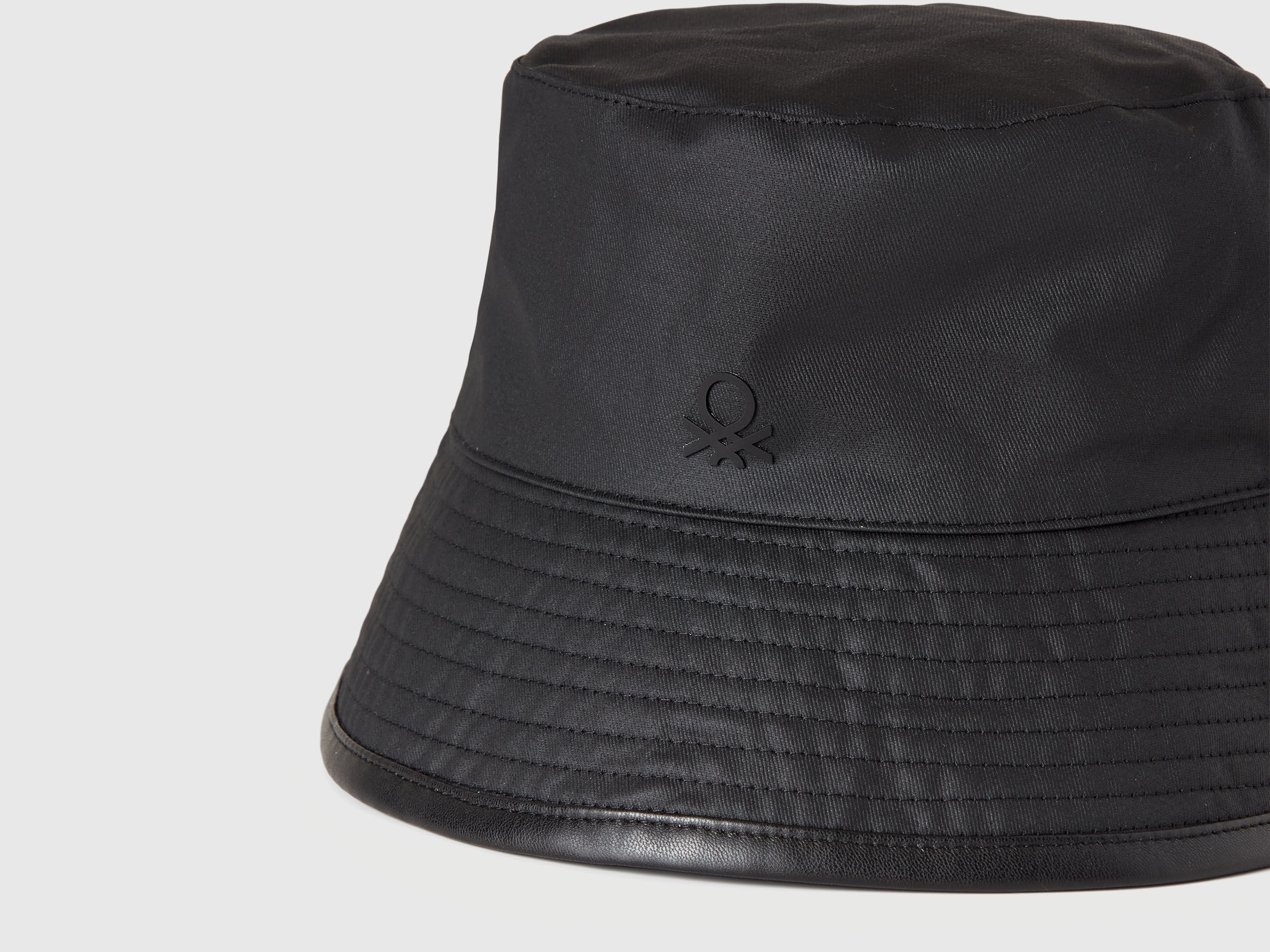 HAT Men image number 3